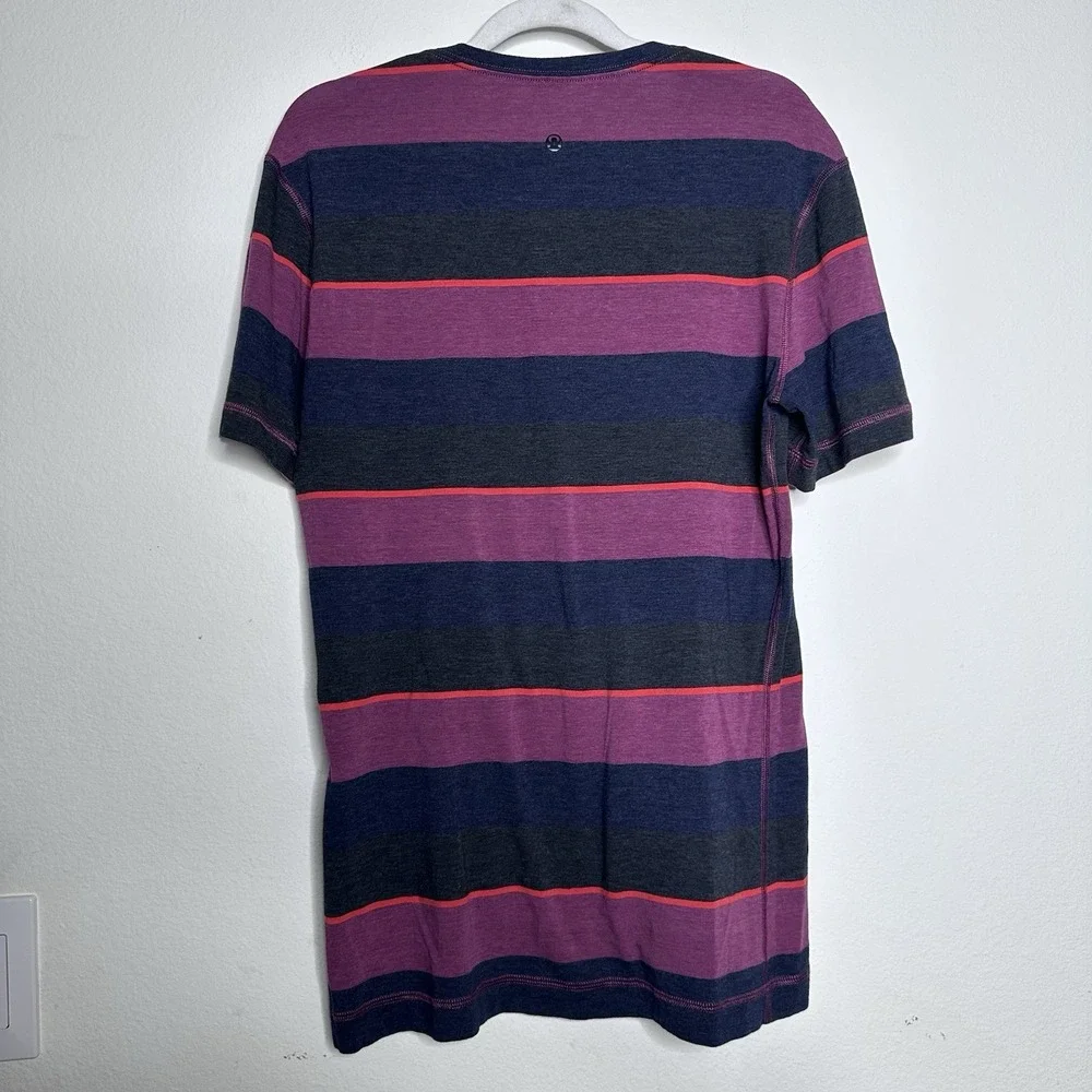 Lululemon Short Sleeve Striped V-Neck T Shirt Size Small Casual Stretch